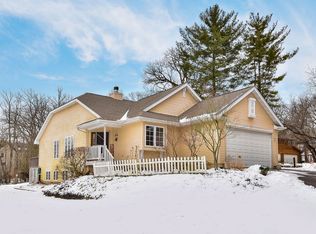 2S221 Center Ave, Wheaton, IL 60189