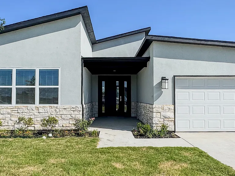 180 Zion Rd — Photo 1