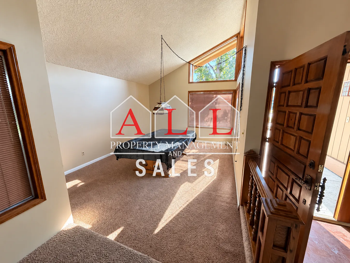 4 bed, 2.5 bath, 2478 sqft, $2,600 — Photo 3