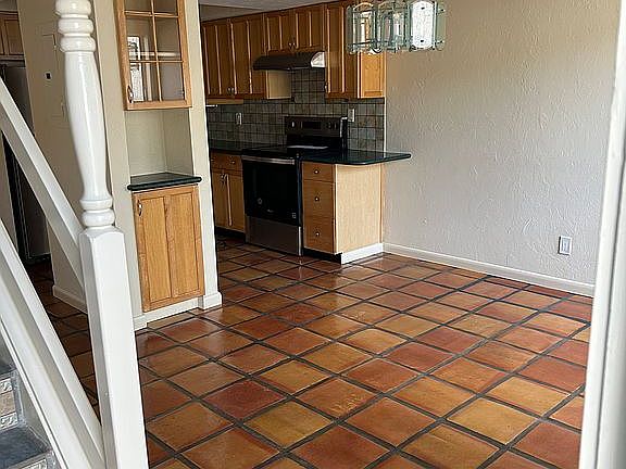 Dining room off kitchen