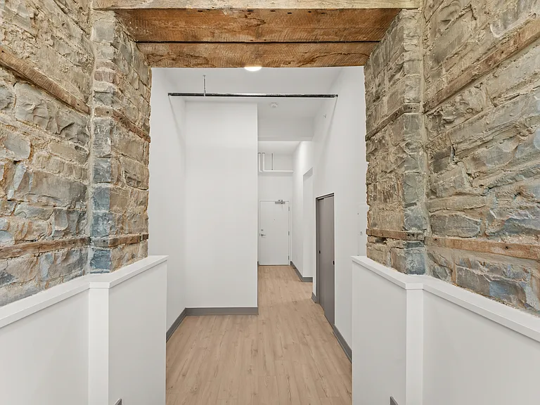 47 Wellington St — Photo 13