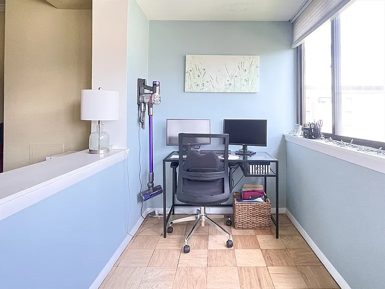 2 Hawthorne Pl #16K — Photo 19