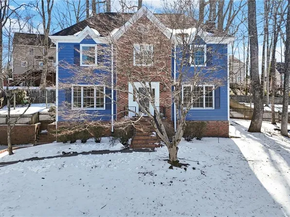 3512 Summerfield Ln, Winston Salem, NC 27106