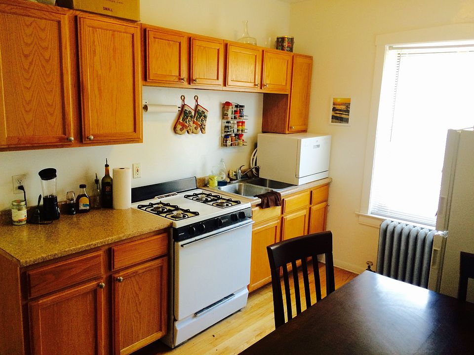 1st image of 2458 W Wilson Ave #1