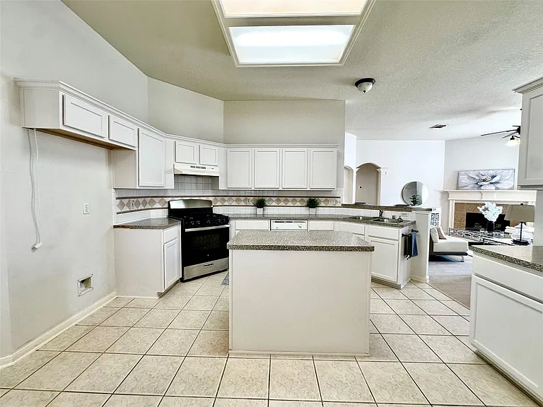 5822 Carta Valley Ln — Photo 16