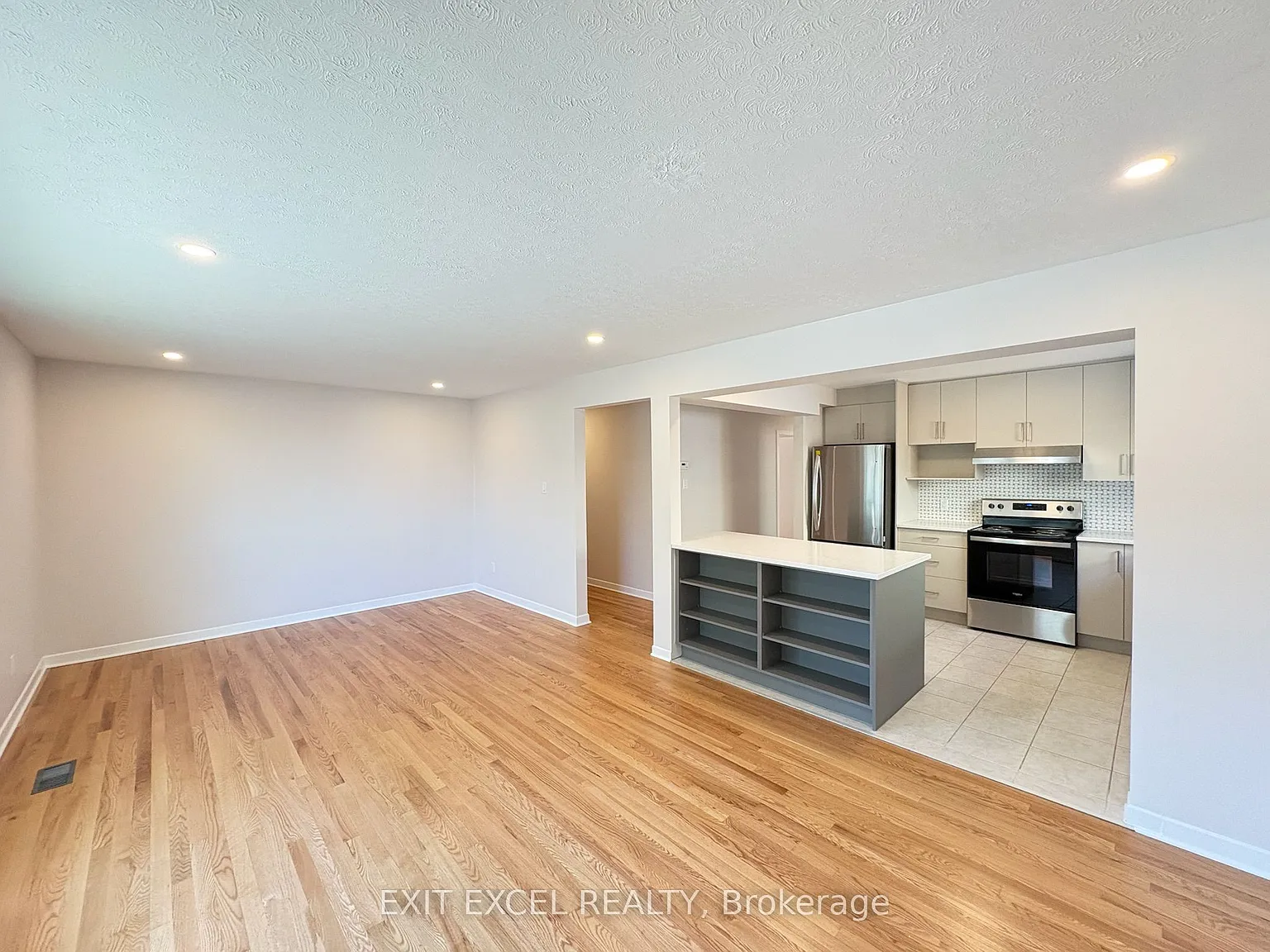 3 bed, $2,495 — Photo 3