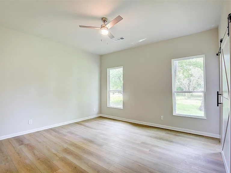 411 N Josephine St — Photo 8
