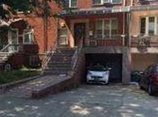 6116 70th St, Middle Village, NY 11379