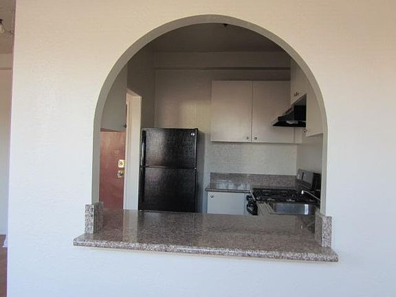 4th image of 346 N Vermont Ave APT 202