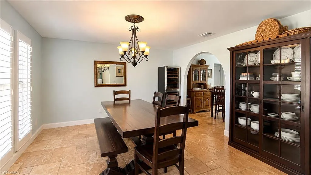 3 bed, 2.0 bath, 2218 sqft, $4,500 — Photo 4