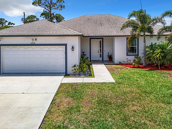 3rd image of 4258 SW Mcclellen Street