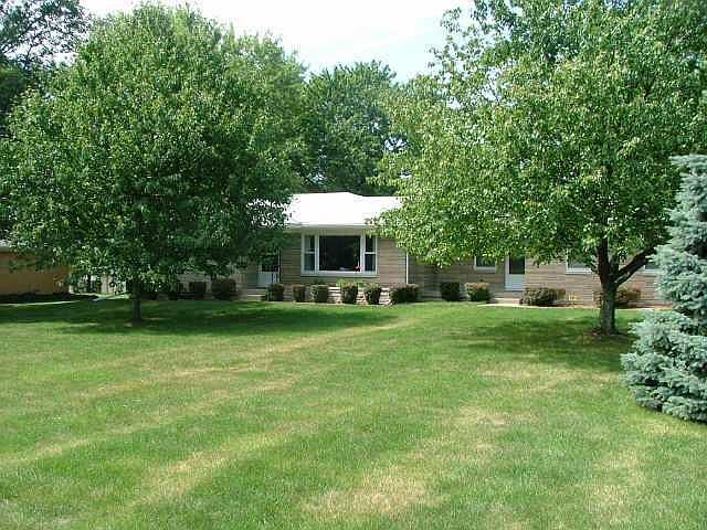 1st image of 220 E Woodhill Dr