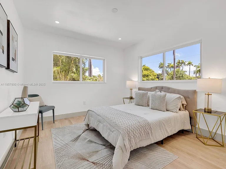 1371 NE 115th St — Photo 31