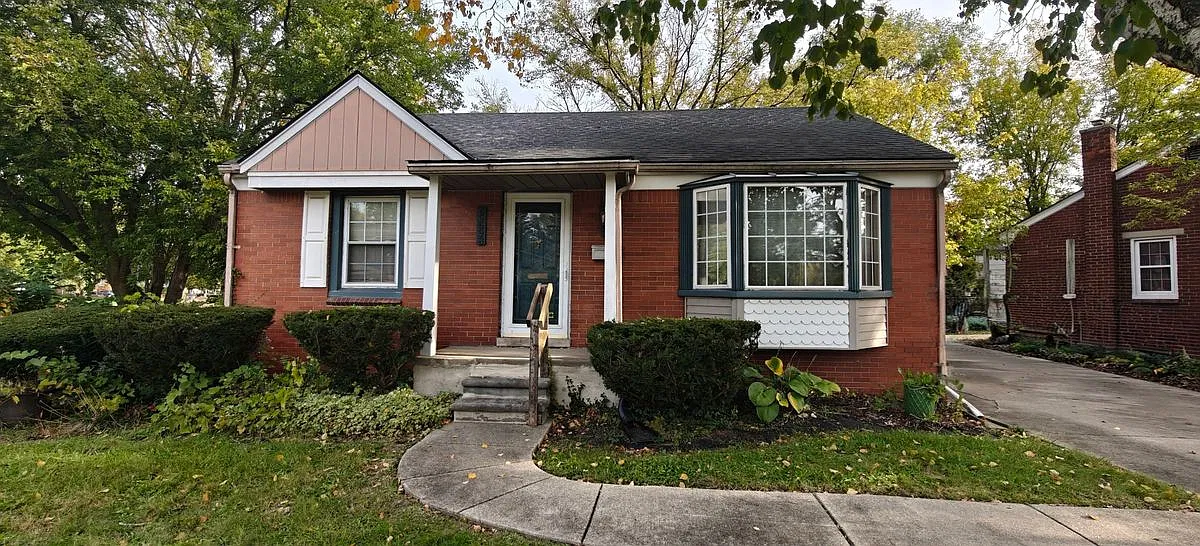 2 bed, 1.0 bath, 800 sqft, $1,250 — Photo 1