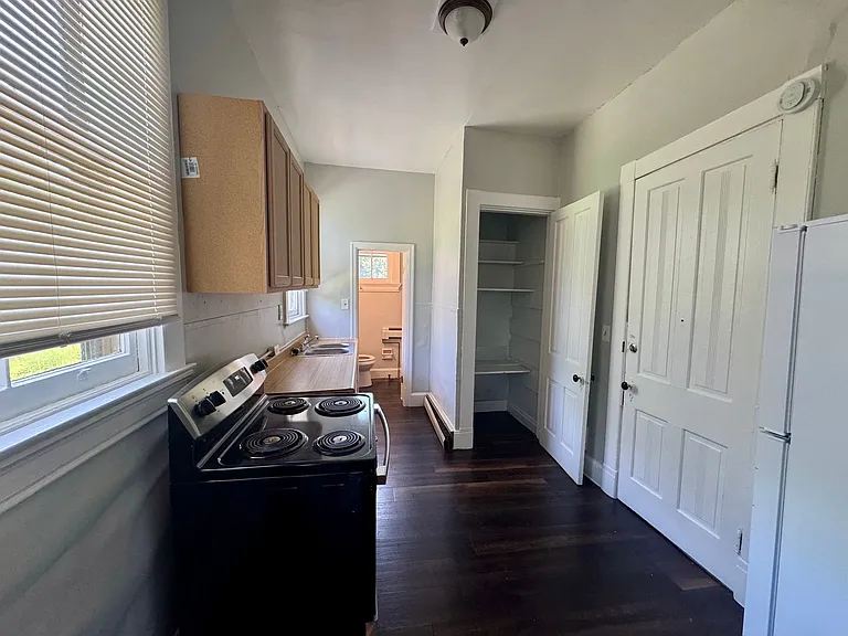 2860 Harrison Ave — Photo 17