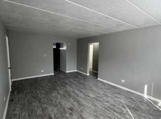 1314 Carol St #2B, Park Ridge, IL 60068