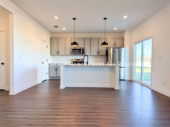 5th image of 8386 Turnbull Dr