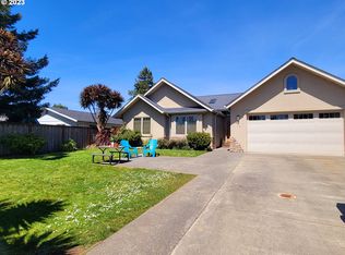 406 Azalea Park Rd, Brookings, OR 97415