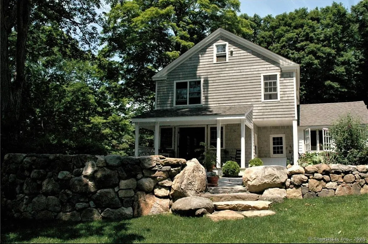 Building Photo - 168 Long Ridge Rd