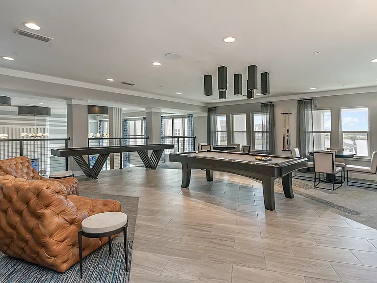Lewis Grand Apartments — Photo 11