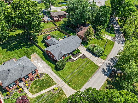 3rd image of 4001 Kirby Ln