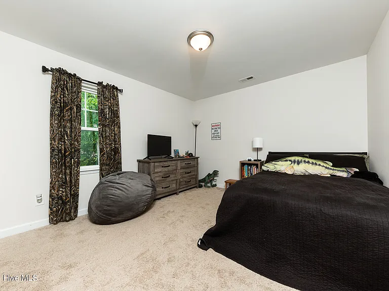 137 Wilburne Dr — Photo 28