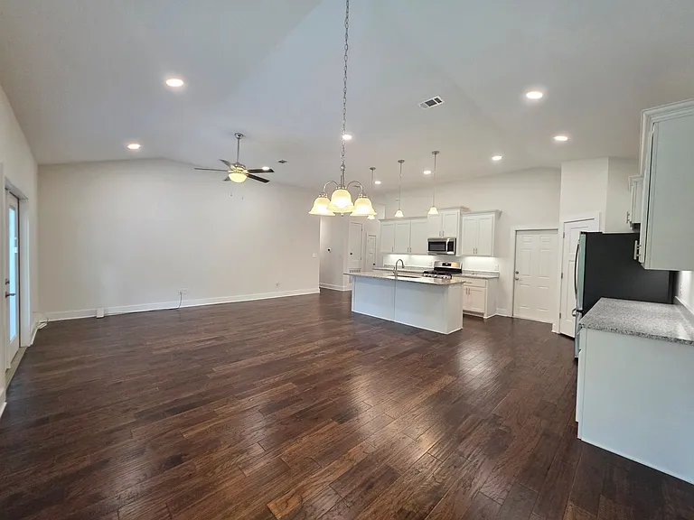 4570 Omaha Dr — Photo 8