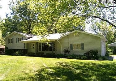 1st image of 27 W Bel Meadow Ln