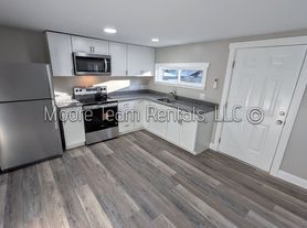 White Pine Dr 906
