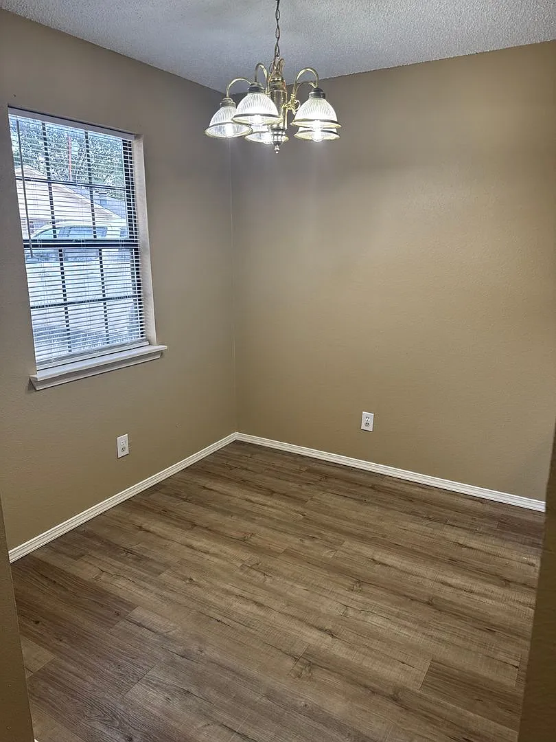 Ash Street Apartments — Photo 2