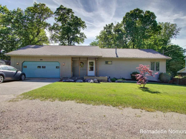 12167 Reyburn Dr NE, Sparta, MI 49345