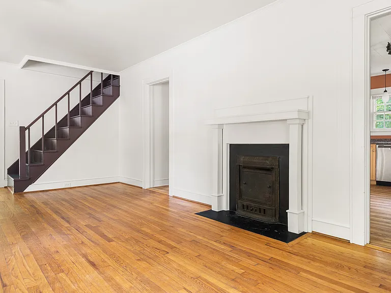 1806 Green St — Photo 6