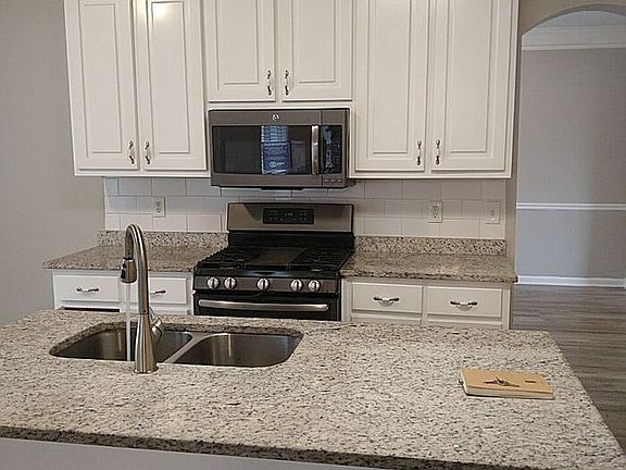 2nd image of 2049 Reserve Pkwy
