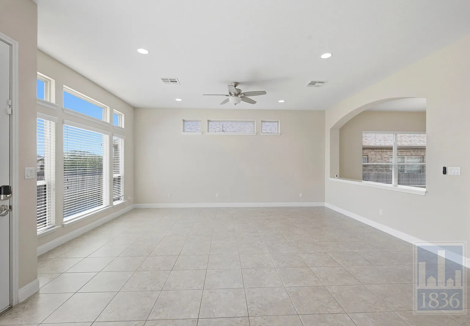 4 bed, 3.0 bath, 2563 sqft, $2,650 — Photo 4