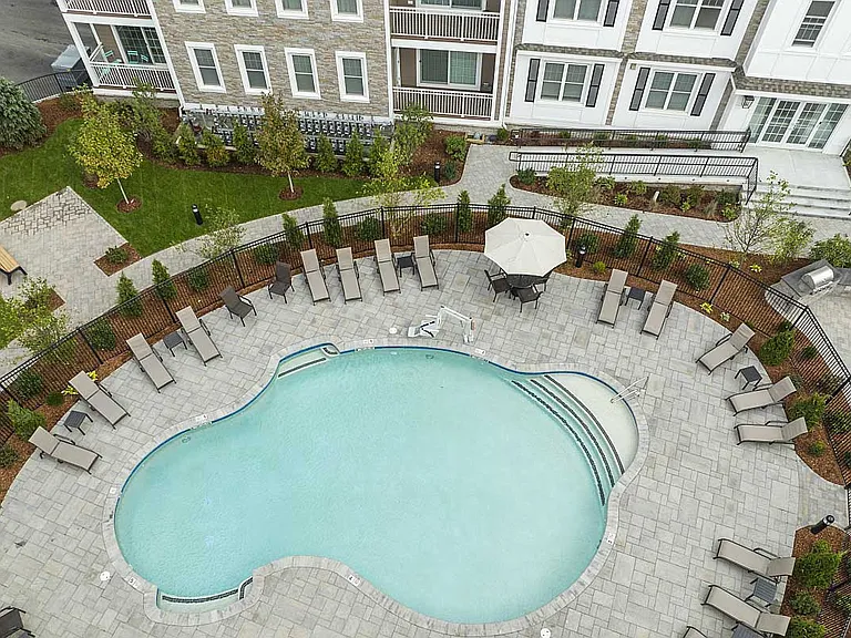 320 Middlesex Ave #D-405 — Photo 32