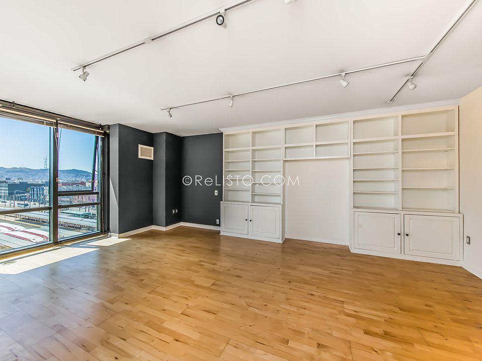 1st image of 260 King St Unit 755