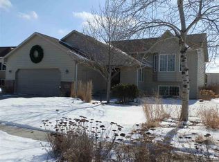 812 S 7th Ave, Brandon, SD 57005