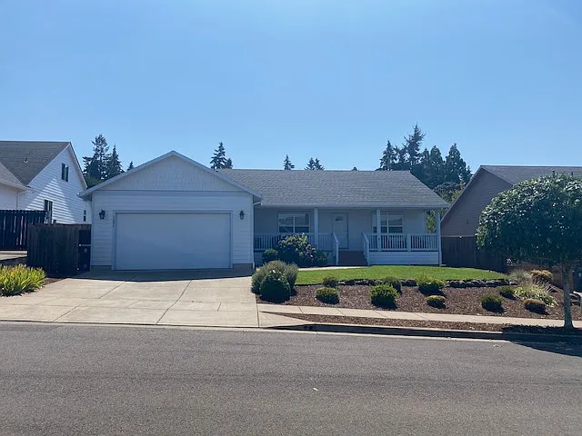 1026 Emmett Loop