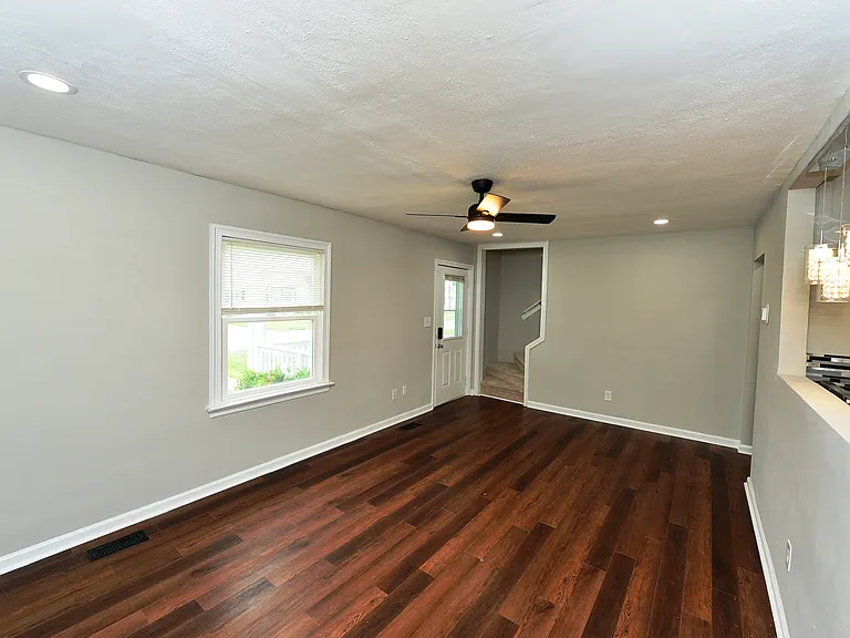 119 Jacquelyn Dr — Photo 3