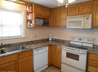 16 Byron Rd, Manchester, CT 06040