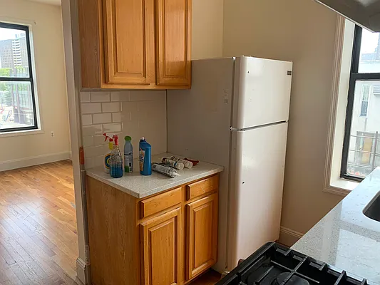 Rented by Yup Realty LLC | media 28