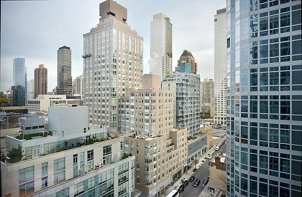 Sold by A & I Broadway | media 24