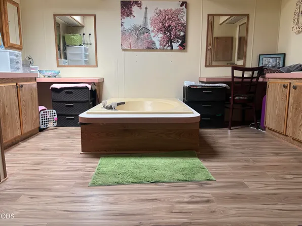 2385 Table Rock Rd Space 2, Medford, OR 97501