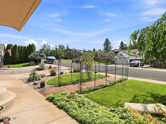 5th image of 460 W Bridle Ln