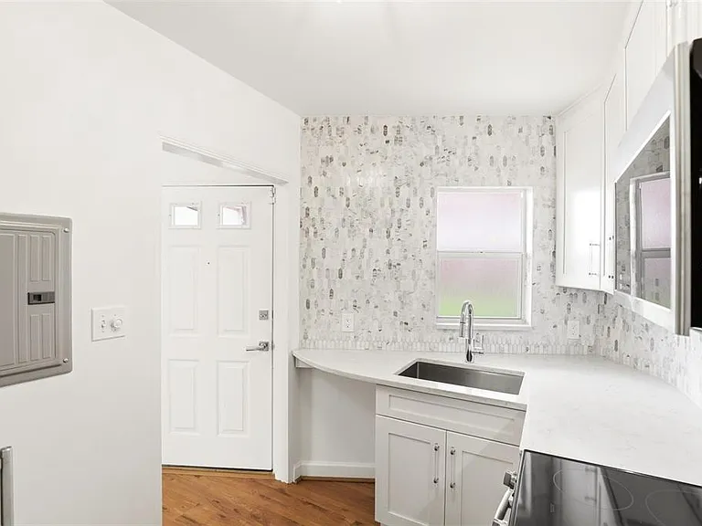 640 N Park Ave #5 — Photo 10