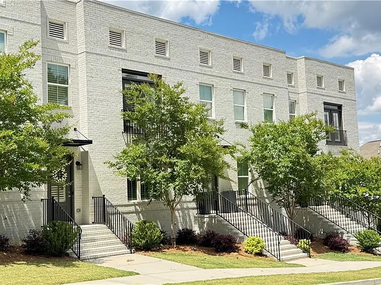 227 Nash St — Photo 2