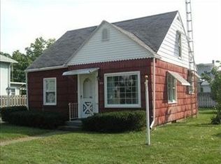 304 S Hooker Ave, Three Rivers, MI 49093