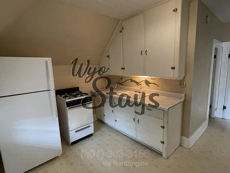 625 Lewis St #B — Photo 10