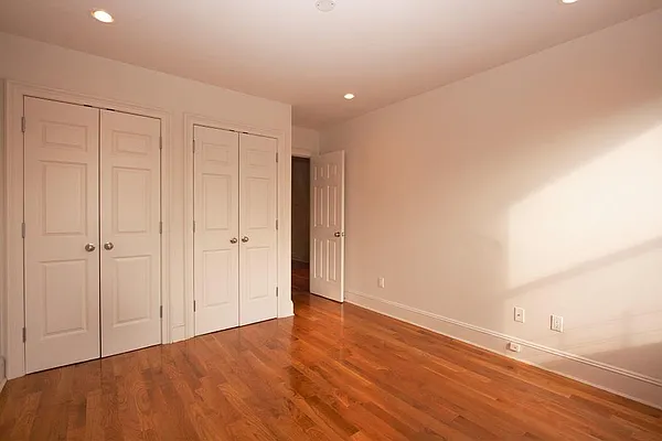 Rented by R New York | media 23