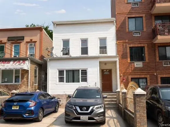 108-13 37 Ave, Corona, NY 11368